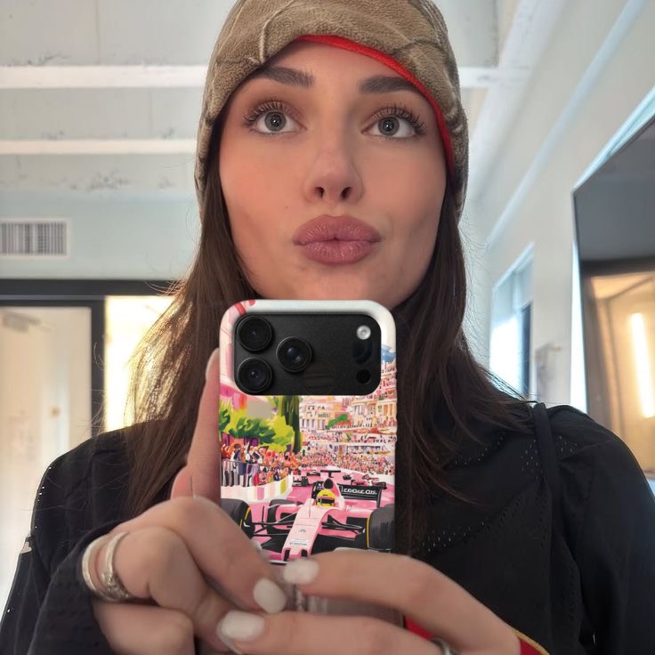 cellfie_ugc_02